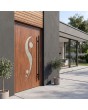 Puerta de entrada de aluminio en tono roble dorado con cerraduras de seguridad de última generación
