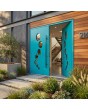 Puerta doble de aluminio con bisagras de color azul cielo y cristal circular
