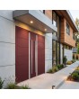 puerta doble de aluminio roja con moldura