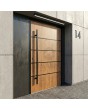 Puerta de entrada pivotante de aluminio dorado