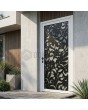Puerta de aluminio con cristal blanco y panel decorativo negro.