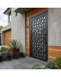 Puerta de aluminio con doble acristalamiento en color marrón y panel decorativo