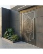 Puerta de entrada de aluminio con cristal antracita y motivo de tigre en el panel decorativo