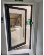 Puerta delantera de aluminio totalmente acristalada