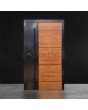 Puerta de entrada de aluminio antracita con decoración de madera de roble dorado.