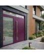 Puerta de aluminio con bisagras LIM morada con panel de cristal a la izquierda y en la parte superior.