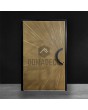 Puerta de aluminio con bisagras y textura dorada de metal fresado