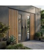Puerta doble de aluminio negro con lamas verticales y ventana