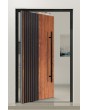PIVOT RAIL6 - puerta pivotante de aluminio con lamas verticales negras de perfiles de aluminio