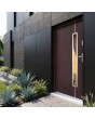 Puerta de entrada de acero en color caoba con cristal