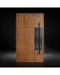 LIM V35 - Puerta de entrada de aluminio con textura de madera y decoración inoxidable.