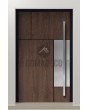 LIM V35 - Puerta de entrada de aluminio con textura de madera y decoración inoxidable.