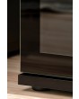 Cambridge: mueble para televisión con listones verticales