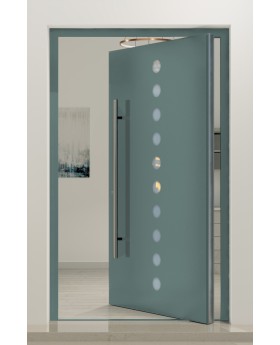 PIVOT Arlekin: puerta pivotante grande de aluminio con diez cristales pequeños.