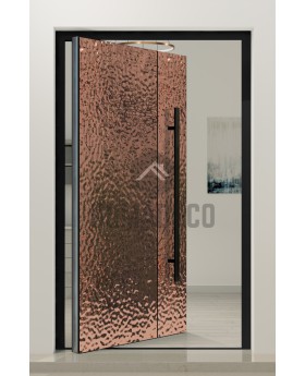 PIVOT B1: puerta pivotante de aluminio recubierta con chapa de acero inoxidable chapada en cobre.